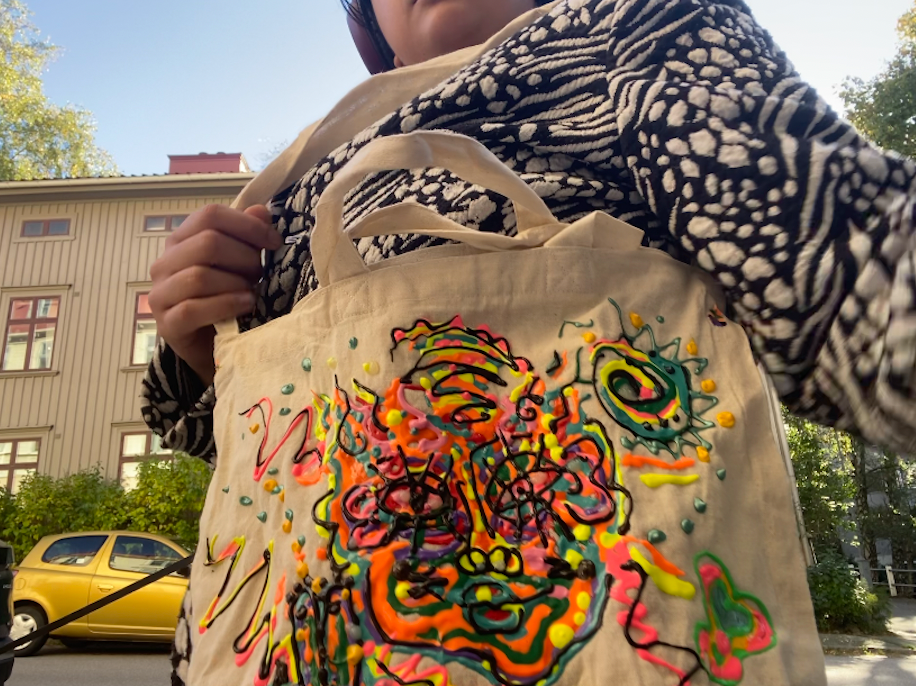 Puff Face Tote